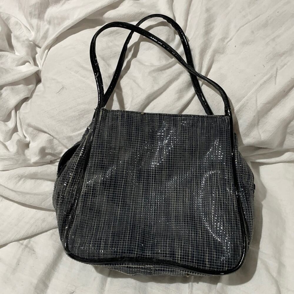 Navy white vintage Sondra Roberts hand held leather small bag euc